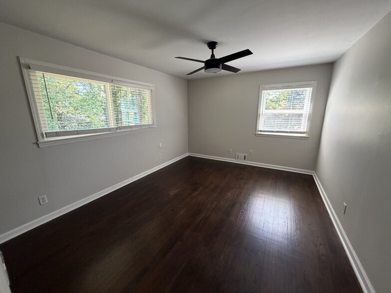 Building Photo - 3255 Columbia Woods Dr