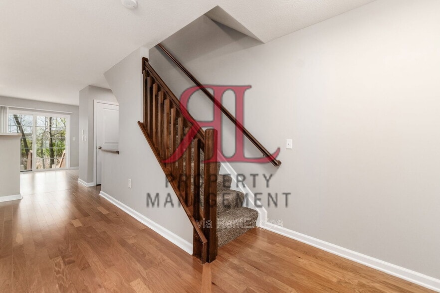 Building Photo - 5807 Bridgehampton Dr