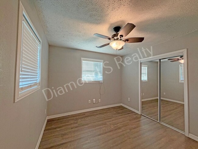Building Photo - Spacious, Clean 3 Bedroom Home + Bonus Room Available!