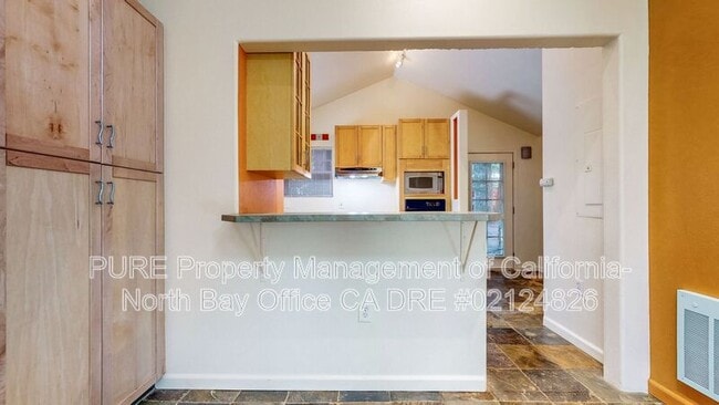 Building Photo - 17475 Summit Ave