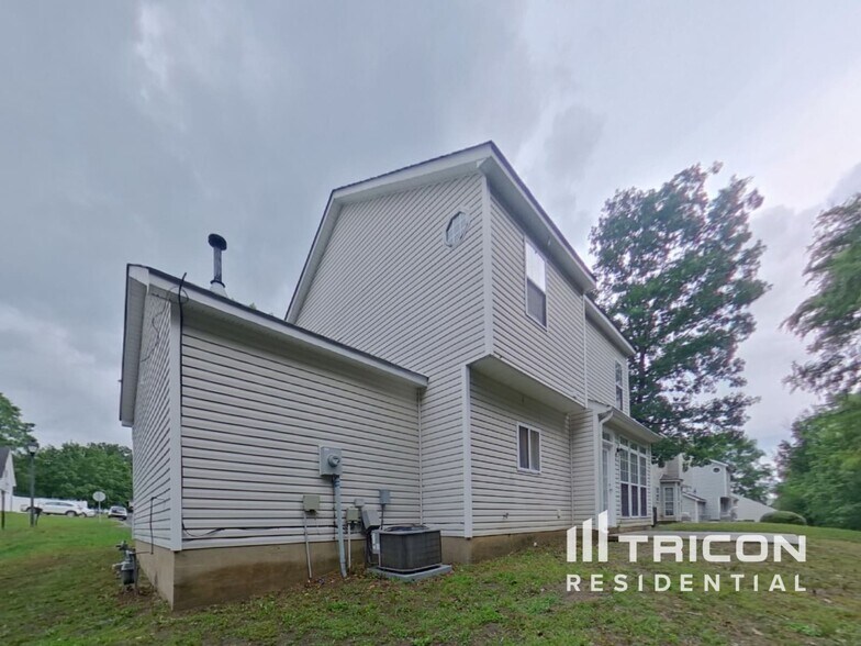 Building Photo - 1114 Morning Glory Dr