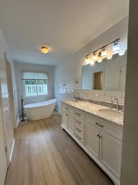 Building Photo - 644 Holly Vista Dr