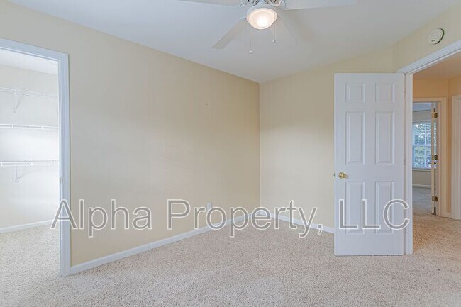 Building Photo - 27 Lake Valley Ct