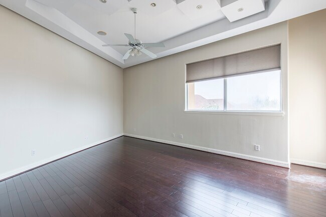 Building Photo - 2314 E 25th St