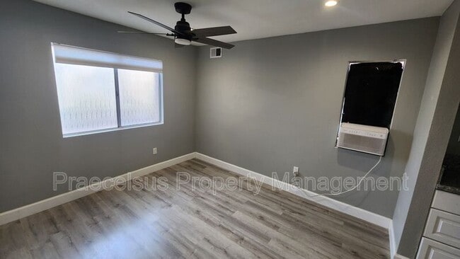 Building Photo - 871 W San Ysidro Blvd