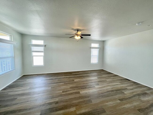 Building Photo - 33 Magnolia Via