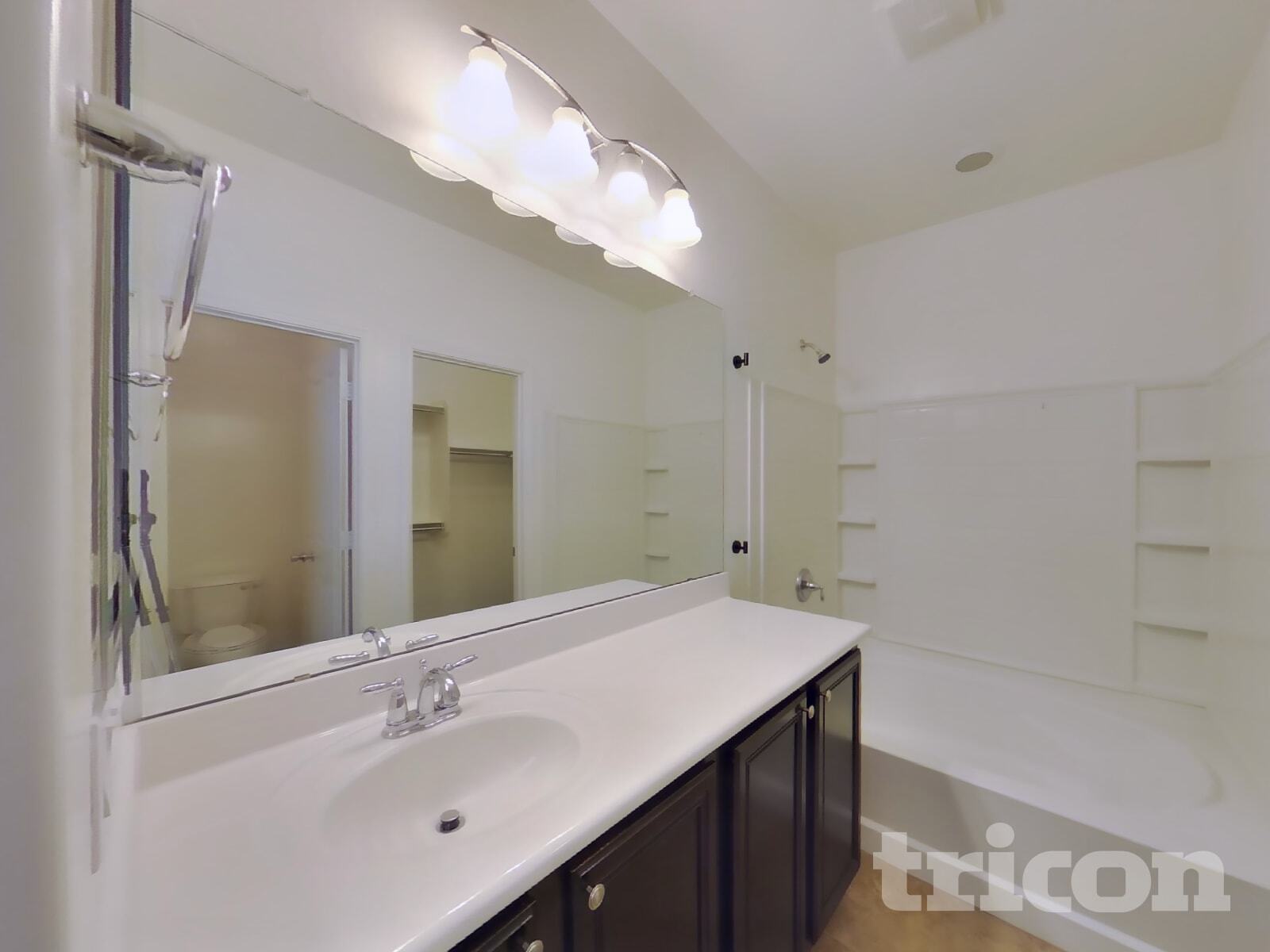 Building Photo - 723 W Dana Dr