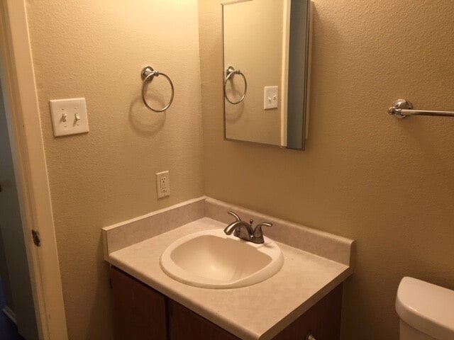 Building Photo - Spacious 4-Bedroom, 2.5-Bath Home with One-Car Garage!