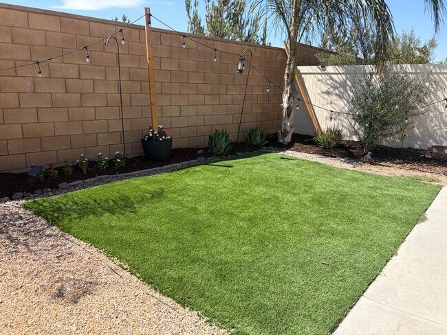 Building Photo - 36315 Basalt Ln