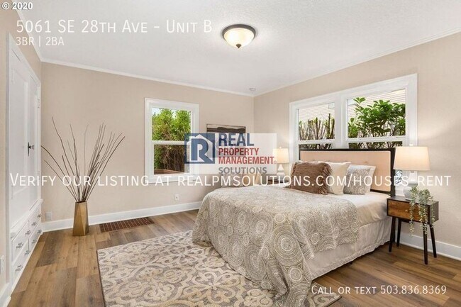 Building Photo - 5061 SE 28th Ave