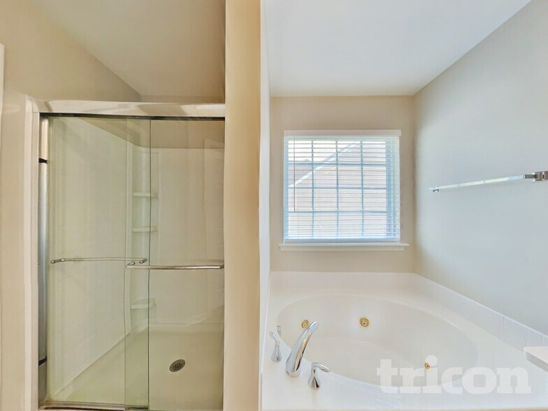 Building Photo - 1011 Ronald Rd