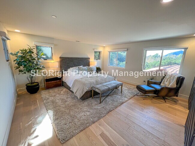 Building Photo - AVAILABLE SEPTEMBER- Fully Furnished Modern Home in San Luis Obispo - 4 Bedroom / 3 Bathroom