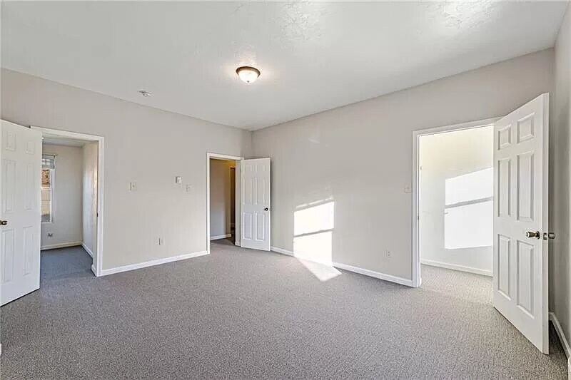 Building Photo - 606 Mulberry St