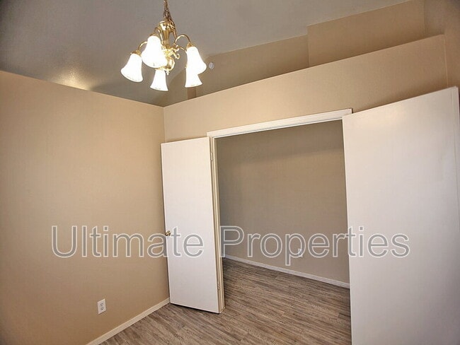 Building Photo - 9903 N 77th Ave