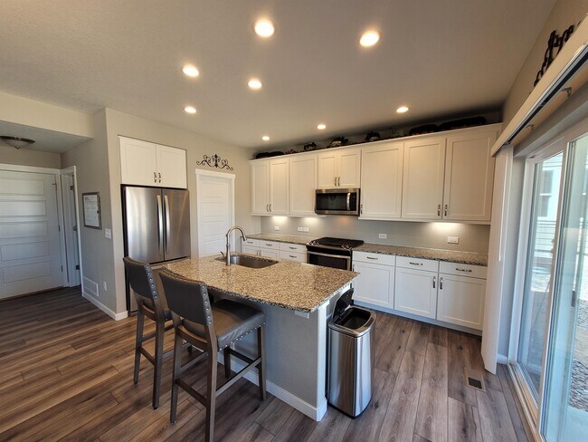 Building Photo - 10135 Thrive Ln