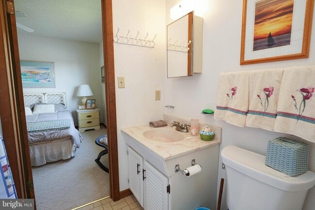 Building Photo - 39028 Bayview W