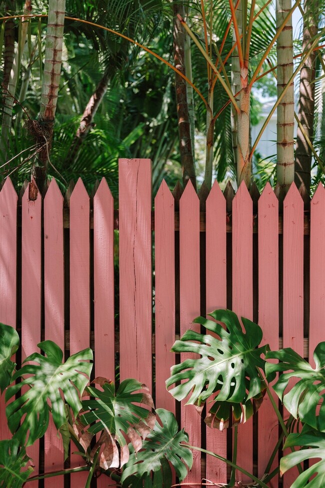 Building Photo - 446 27th St