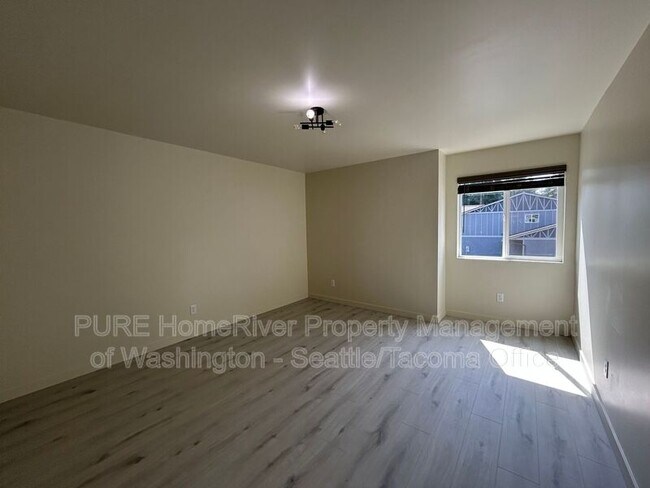 Building Photo - 5203 208th St E