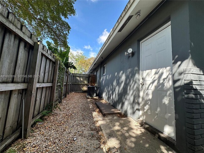 Building Photo - 647 NW 3rd Ave