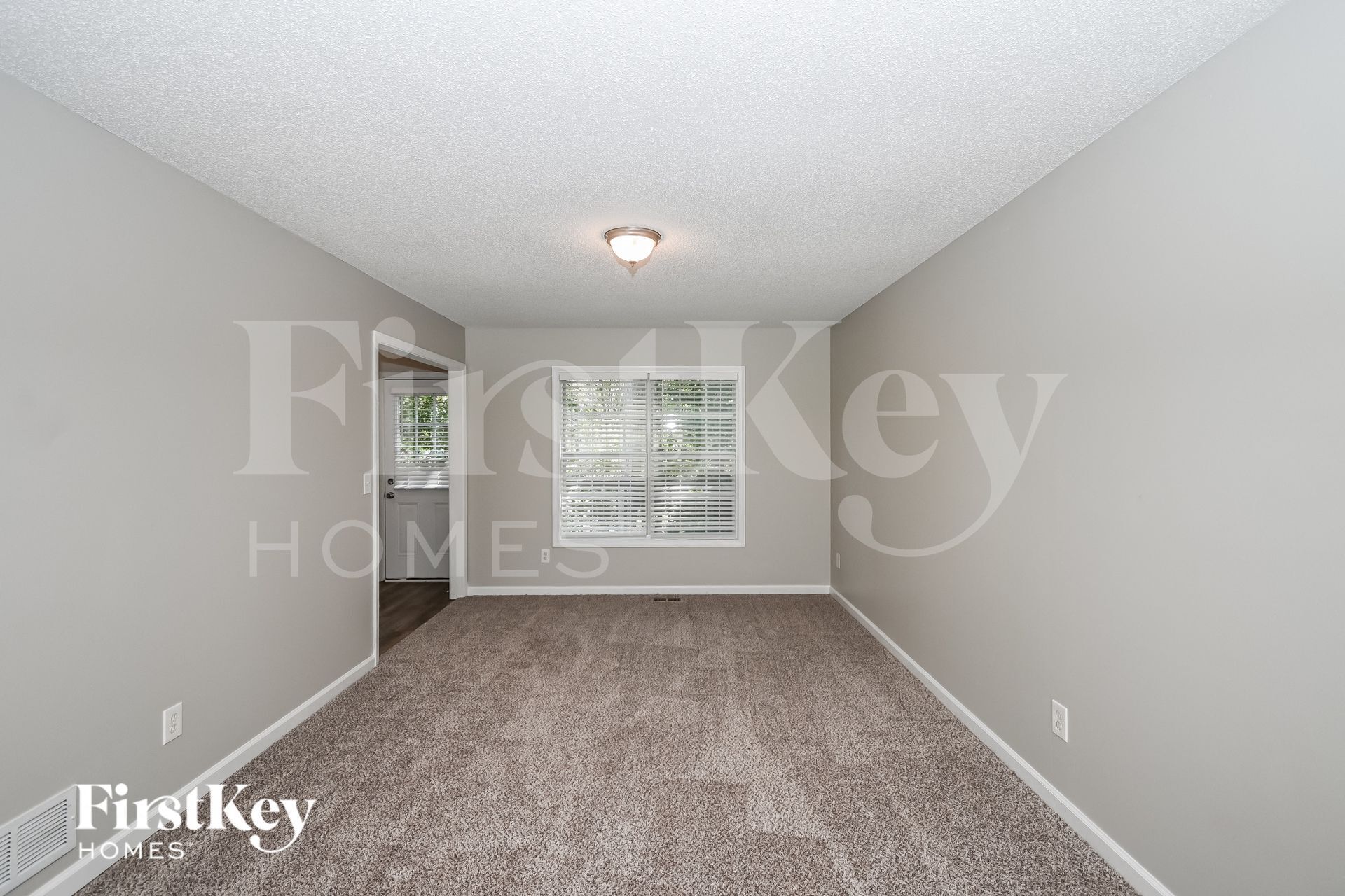 Building Photo - 7775 Poppy Dr