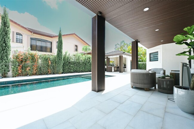 Building Photo - 8450 NW 169th Terrace
