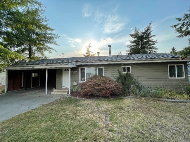 Building Photo - 737 Brent Dr