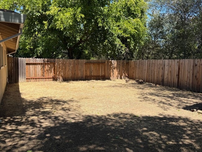 Building Photo - 3356 Meadow Way