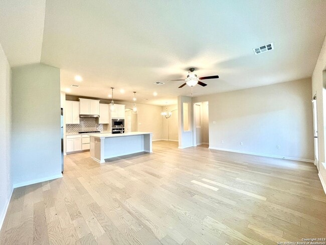 Building Photo - Hill Country Retreat