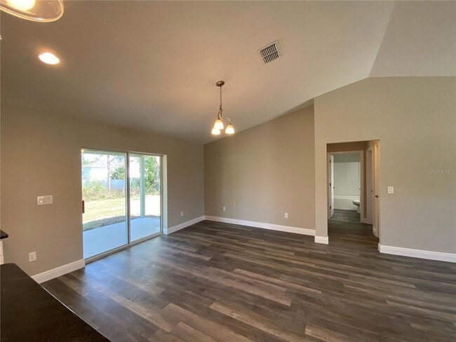 Building Photo - 5221 SW 115th Loop