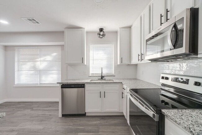 Building Photo - 2704 NW 115th St