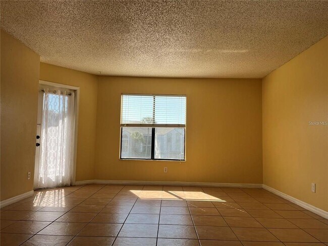 Building Photo - 2131 Cascades Blvd