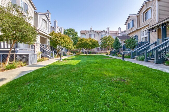 Building Photo - Amazing Floor Plan Multi Level Townhome in North San Jose @ California Northpointe