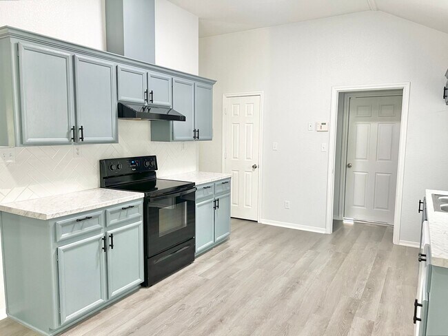 Building Photo - Updated 4 Bed Home in Killeen!