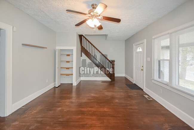 Building Photo - 1320 N Beville Ave