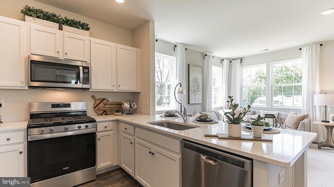 Building Photo - 141 Mazzeo Dr