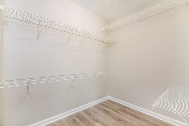 Building Photo - 2217 Hatton Way