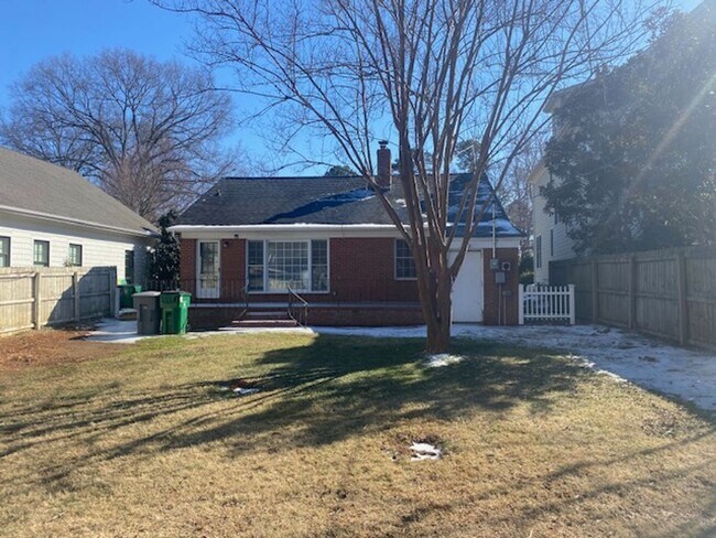 Building Photo - 1/2 MONTH FREE! ?Cotswold- 3 bed,2 bath, Hardwood floors