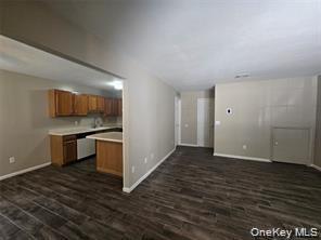 Building Photo - 49 Jimal Dr