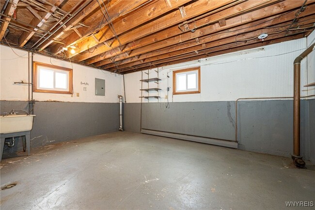 Building Photo - 24 Honduras Ln