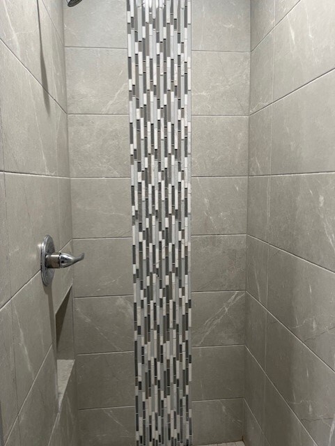 Building Photo - 625 E 52nd St