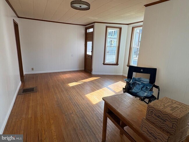 Building Photo - 50 E North St