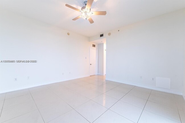 Building Photo - 7901 Hispanola Ave