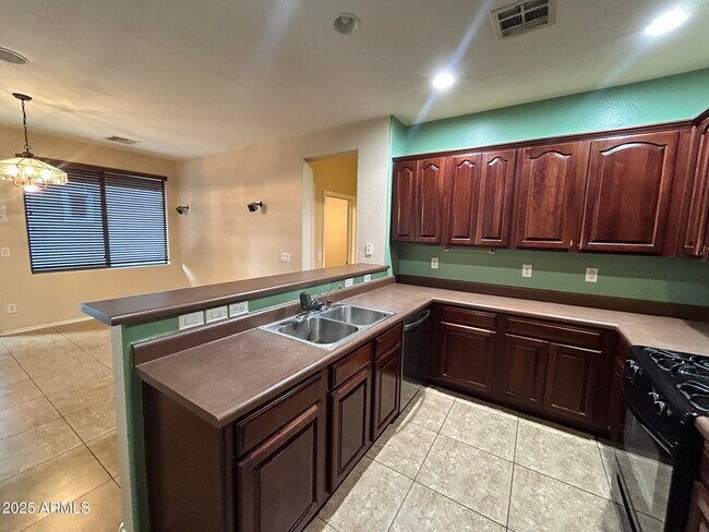 Building Photo - 2794 S Anderson Ln