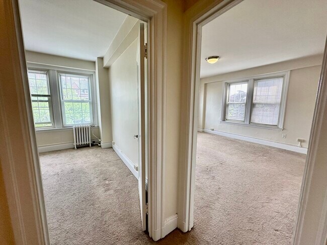 Building Photo - 1401 Beacon St