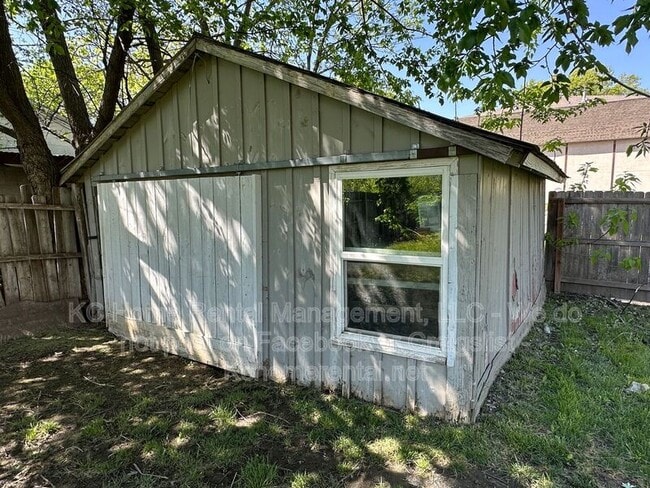 Building Photo - 316 W Elm St