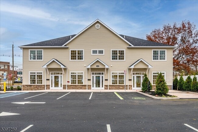 Primary Photo - 1400 Hamilton Blvd