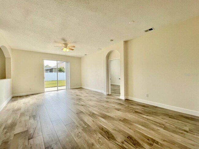 Building Photo - 18417 Meadow Blossom Ln