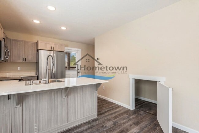 Building Photo - Craftsman-Style Home in Coeur d'Alene with 2 Bedrooms, 1.5 Bathrooms!