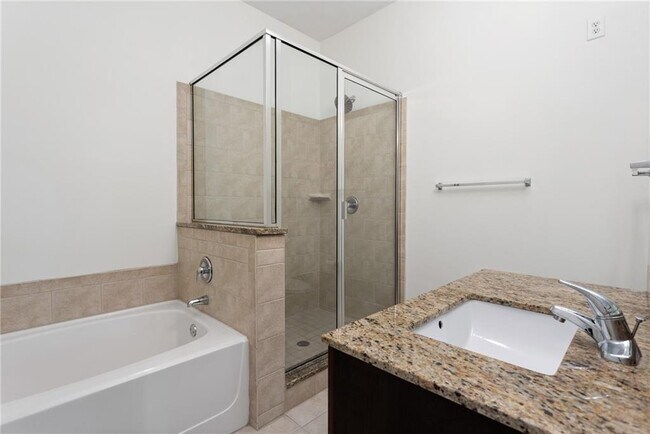 Building Photo - 870 Inman Vlg Pkwy NE