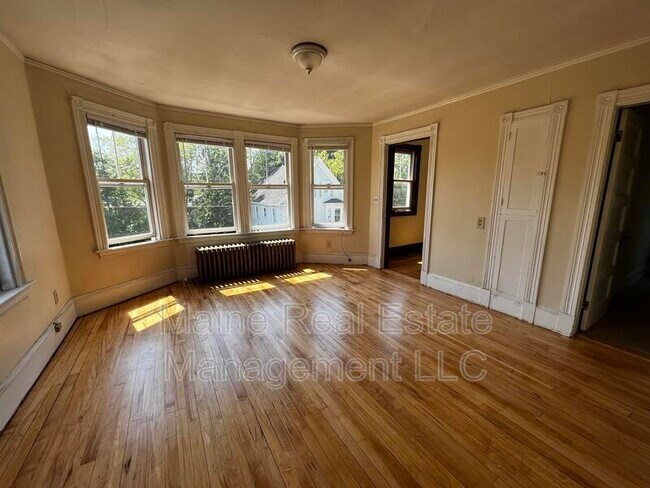 Building Photo - 9 Catell St